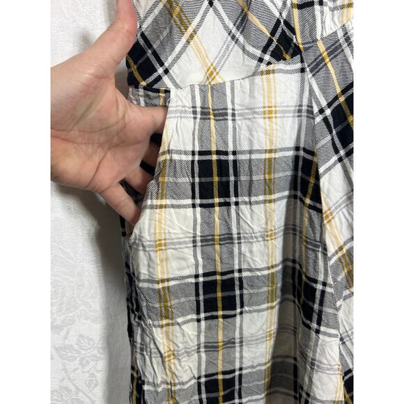 Torrid Shirt Dress 2 2X Black White Gold Plaid Short Sleeve Knee Buttons - Picture 6 of 11